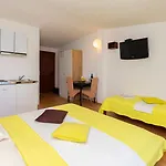 Luka Apartment *